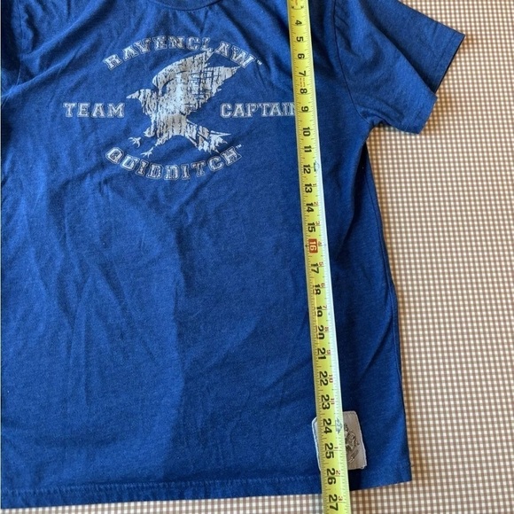 Universal Studios Ravenclaw Team Captain Quidditch
T-Shirt. Blue. Men's medium - Picture 7 of 7